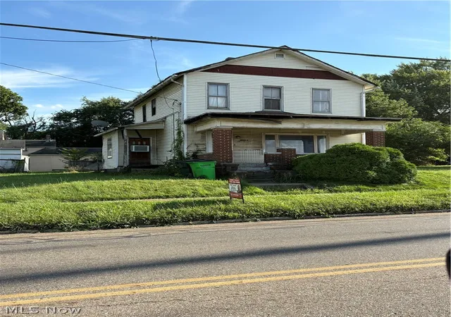Photo 2 of Single family home for sale at 847 E Patterson St, Alliance, OH 44601 | MLS# 5188471 | Listing updated on 2026-08-19