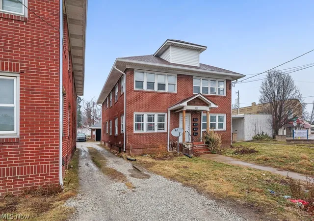 3rd image of 539 E Cuyahoga Falls Ave, Akron, OH 44310 | MLS# 5188682