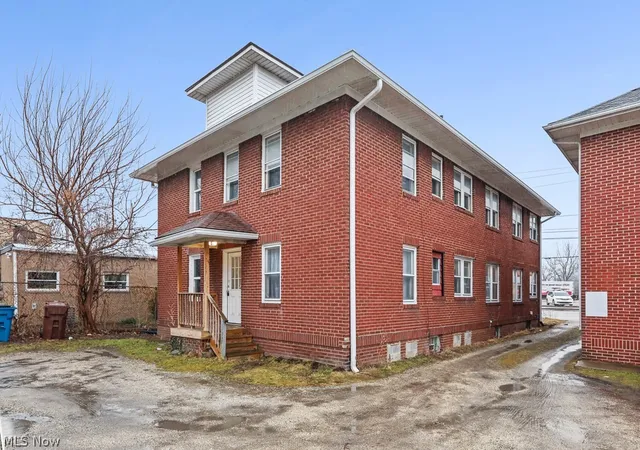 4th image of 539 E Cuyahoga Falls Ave, Akron, OH 44310 | MLS# 5188682