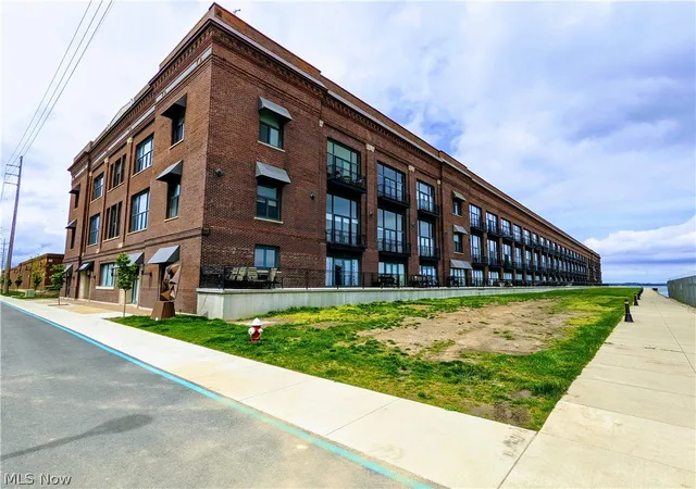 Homes for sale in Sandusky, OH | 401 W Shoreline Dr #244, Sandusky, OH 44870 | MLS# 5188792