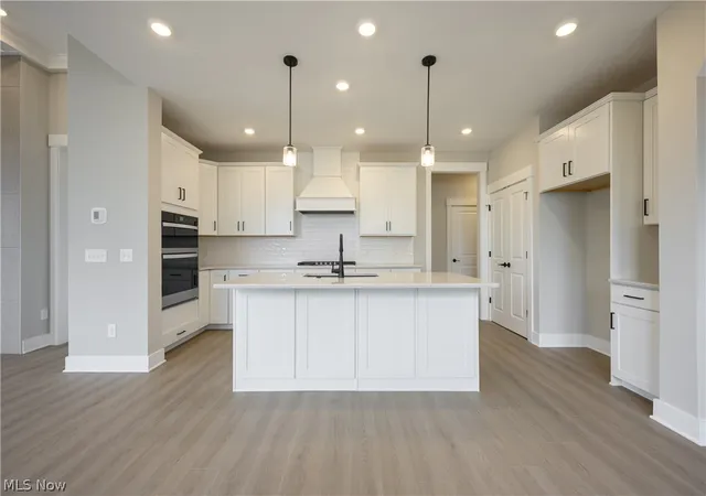Photo 5 of Sale Pending at 769 Rock Harbor, Avon Lake, OH 44012 | MLS# 5188903 | Listing updated on 2026-08-24