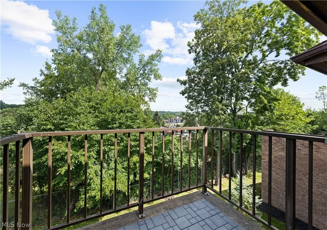 Homes for sale in Broadview Heights, OH | 550 Tollis Pkwy, Broadview Heights, OH 44147