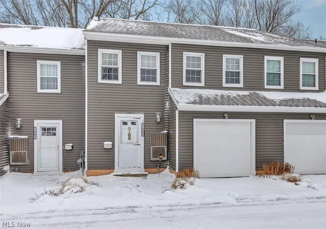 Homes for sale in Rocky River, OH | 1689 Walnut Ln #5, Rocky River, OH 44116 | MLS# 5188732
