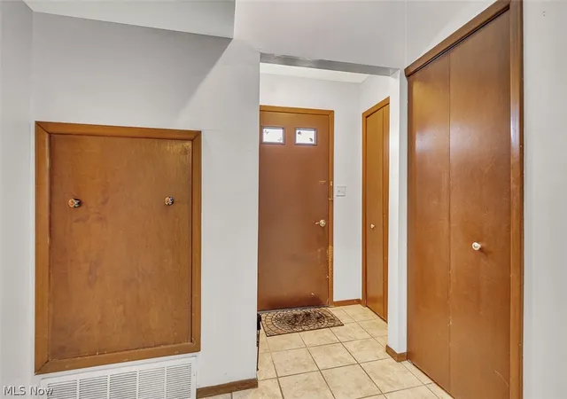 Homes for sale in Rocky River, OH | 1689 Walnut Ln #5, Rocky River, OH 44116 | MLS# 5188732