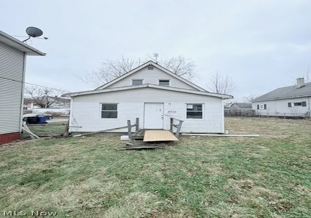 Homes for sale in Cleveland, OH | 4701 Gifford Ave, Cleveland, OH 44144 | MLS# 5189277