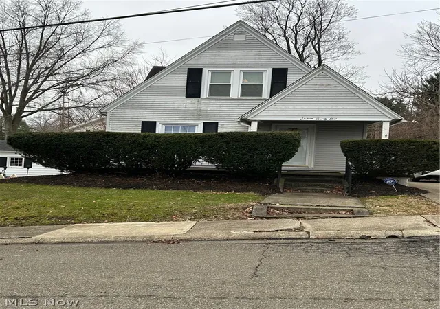 Homes for sale in Massillon, OH | 1621 Hobart Ave Ne, Massillon, OH 44646 | MLS# 5188712