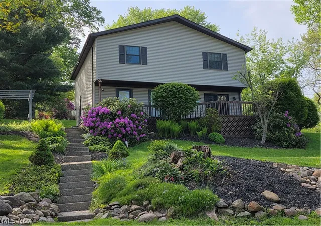 Homes for sale in Salem, OH | 1511 Lake Front Dr, Salem, OH 44460 | MLS# 5189449
