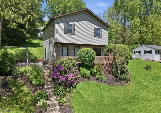 Homes for sale in Salem, OH | 1511 Lake Front Dr, Salem, OH 44460 | MLS# 5189449