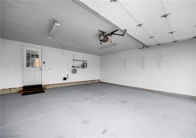 Listing Photo 2 - Condo for sale in building located at 4559 Oakhill Blvd, Lorain, OH 44053 - Unit #