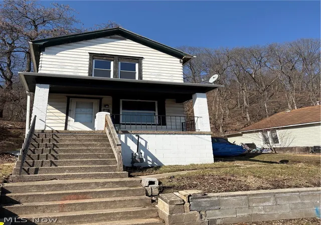 Photo 1 of Single family home for sale at 3943 Grant St, Weirton, WV 26062 | MLS# 5189594 | Listing updated on 2026-08-20
