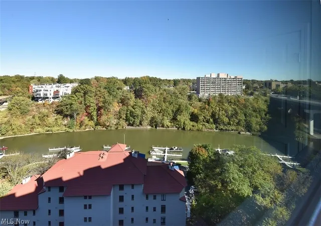2nd image of 19000 Lake Rd #2315, Rocky River, OH 44116 | MLS# 5189652
