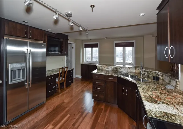 4th image of 19000 Lake Rd, Rocky River, OH 44116
