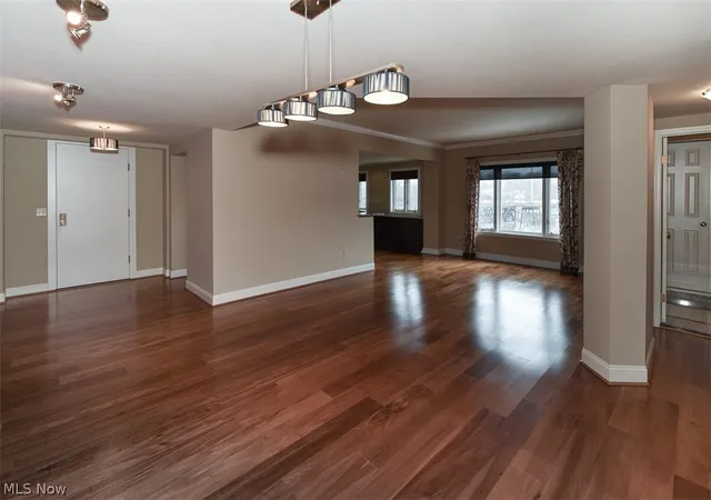 5th image of 19000 Lake Rd, Rocky River, OH 44116