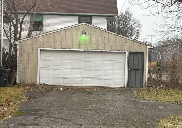 Homes for sale in Cleveland, OH | 1214 E 74Th St, Cleveland, OH 44103 | MLS# 5189753