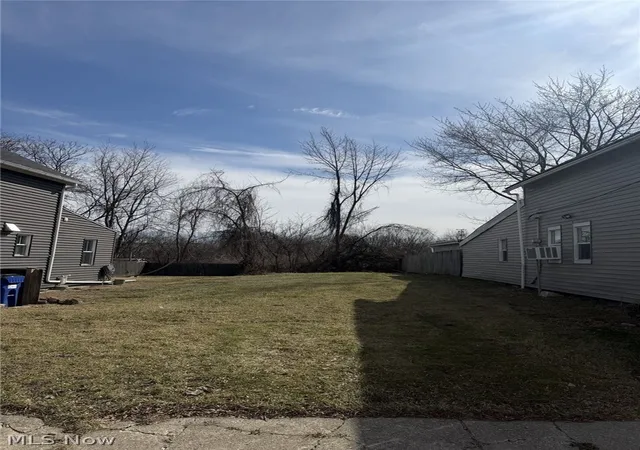 Homes for sale in Cleveland, OH | 2825 York Ave, Cleveland, OH 44113 | MLS# 5189894