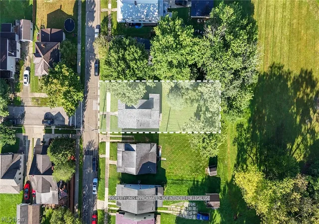 Photo 30 of Single family home for sale at 207 Kenwood St, Marietta, OH 45750 | MLS# 5189876 | Listing updated on 2026-10-06