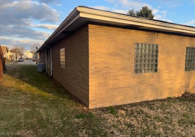 Photo 3 of Single family home for sale at 333 Woodlawn Rd, Steubenville, OH 43952 | MLS# 5190110 | Listing updated on 2026-08-20
