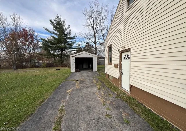 2nd image of 2773 Burton St Se, Warren, OH 44484 | MLS# 5190118