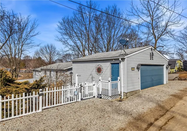 Homes for sale in Hanoverton, OH | 32242 Woodale Dr, Hanoverton, OH 44423 | MLS# 5190043