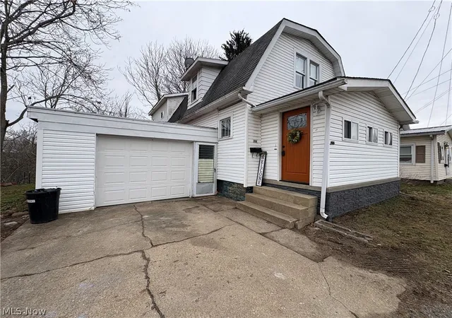 Homes for sale in New Philadelphia, OH | 316 Bank Ln Se, New Philadelphia, OH 44663 | MLS# 5190276