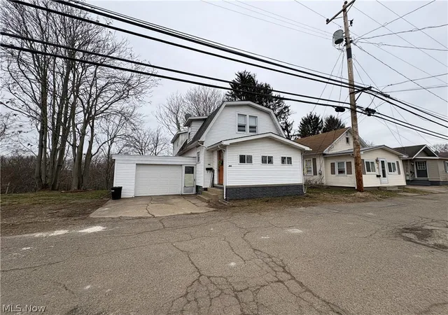 Homes for sale in New Philadelphia, OH | 316 Bank Ln Se, New Philadelphia, OH 44663 | MLS# 5190276