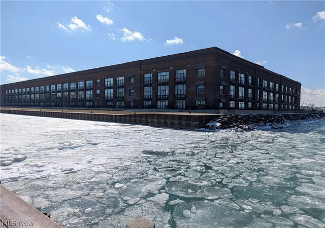 Homes for sale in Sandusky, OH | 401 W Shoreline Dr #312, Sandusky, OH 44870 | MLS# 5190354