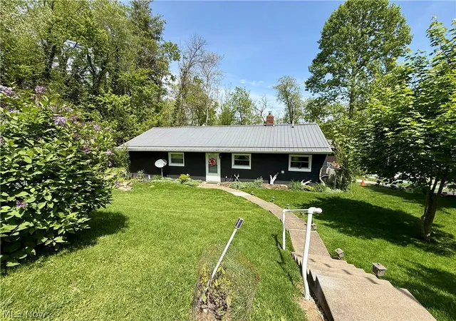 2nd image of 3201 Parkland Dr Sw, Carrollton, OH 44615 | MLS# 5190314