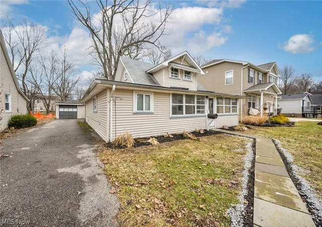 5th image of 295 E 238Th St, Euclid, OH 44123 | MLS# 5178496