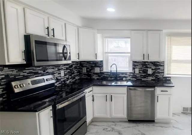 Photo 3 of Single family home for sale at 23718 Cedar Rd, Beachwood, OH 44122 | MLS# 5190691 | Listing updated on 2026-08-03