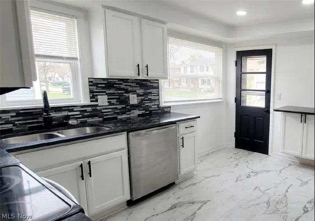 Photo 4 of Single family home for sale at 23718 Cedar Rd, Beachwood, OH 44122 | MLS# 5190691 | Listing updated on 2026-08-03