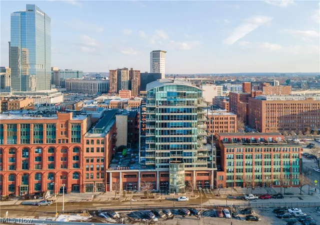 2nd image of Pinnacle Condominiums, Cleveland, OH 44113