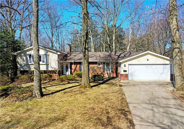 1st image of 9 Hillside Dr, Girard, OH 44420 | MLS# 5190772