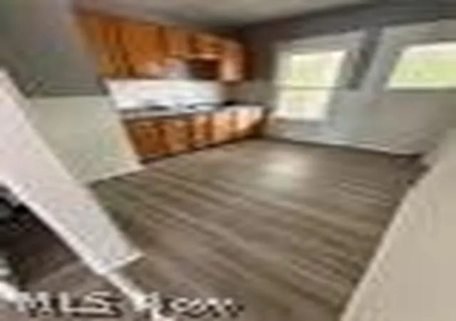 6th image of 948 Royal Rd, Cleveland, OH 44110 | MLS# 5191038