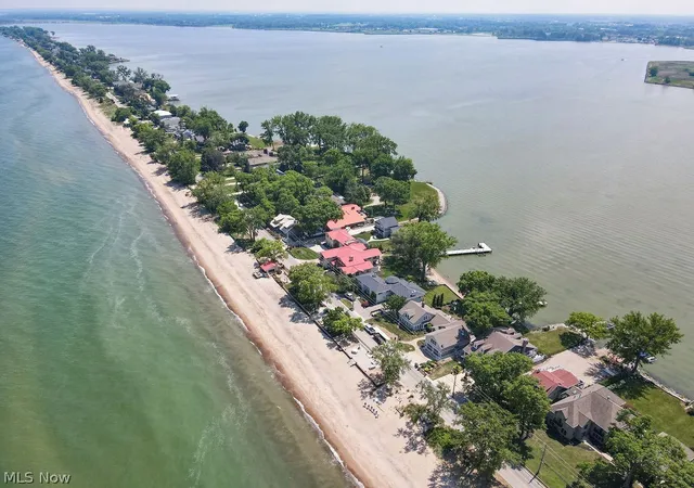 Photo 3 of Mansion for sale at 1431 Cedar Point Rd, Sandusky, OH 44870 | MLS# 5191371 | Listing updated on 2026-09-01