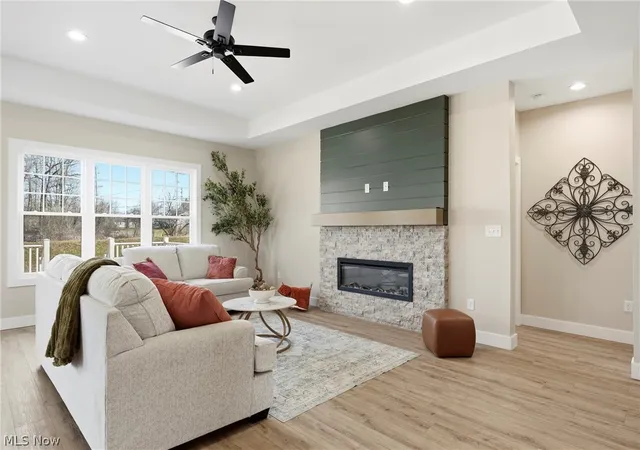 Listing Photo 5 - Condo for sale in building located at 911 Dogwood Dr, Hubbard, OH 44425