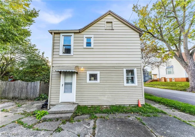 Homes for sale in Cleveland, OH | 4611 W 41St St, Cleveland, OH 44109 | MLS# 5190454