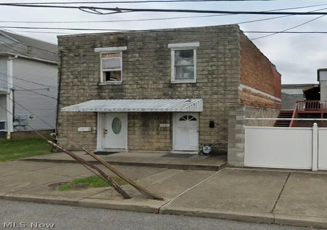 Photo 1 of Multi family home for sale at 806 Lynn St, Parkersburg, WV 26101 | MLS# 5191496 | Listing updated on 2026-08-29