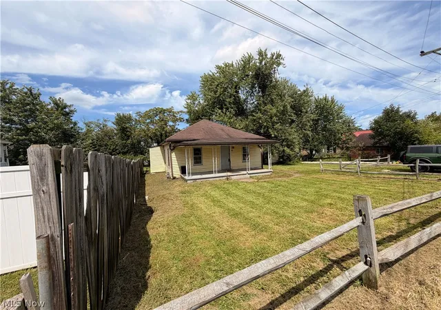Photo 3 of Single family home for sale at 508 Laurel St, Parkersburg, WV 26101 | MLS# 5191606 | Listing updated on 2026-08-29