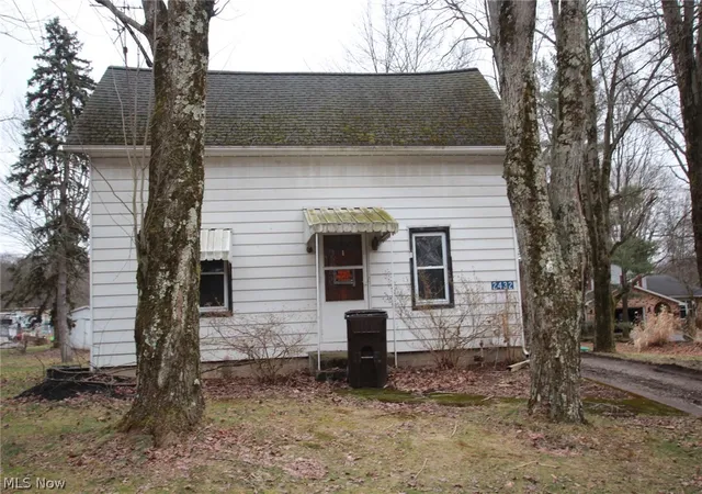 1st image of 2432 Cadwallader Sonk Rd, Cortland, OH 44410 | MLS# 5191649