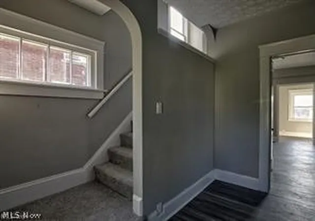 3rd image of 1417 Harrisburg Rd Ne, Canton, OH 44705 | MLS# 5191787