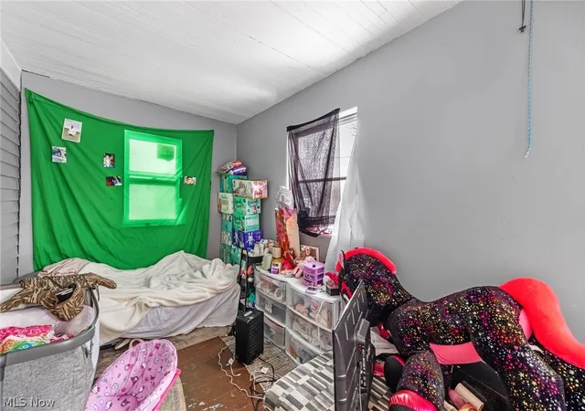 Homes for sale in Newburgh Heights, OH | 3978 E 55th St, Newburgh Heights, OH 44105 | MLS# 5189261