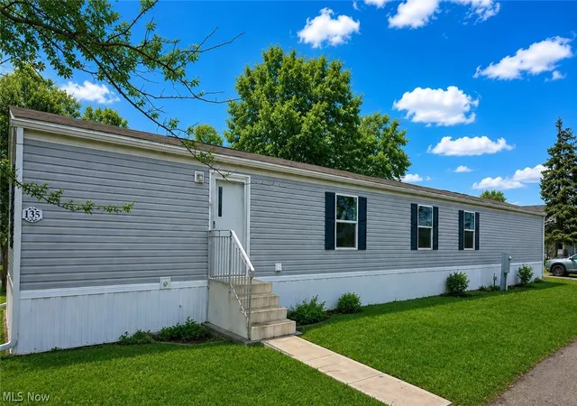 1st image of 135 Inglewood Pl, Elyria, OH 44035 | MLS# 5190114