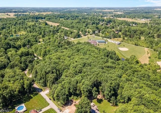 2nd image of 31 Colony Dr, Alliance, OH 44601 | MLS# 5183602
