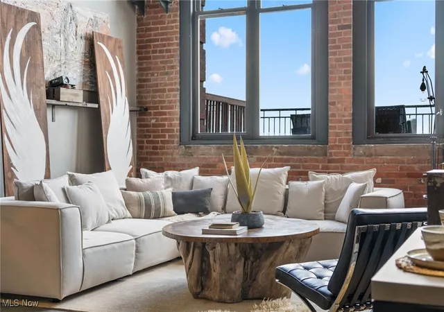 Homes for sale in Cleveland, OH | 1133 W 9Th St #315, Cleveland, OH 44113 | MLS# 5182509