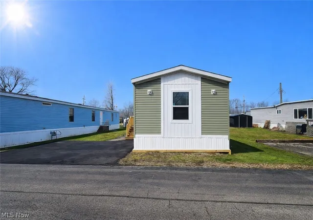 2nd image of 44 Eddie Rd, Madison, OH 44057 | MLS# 5192289