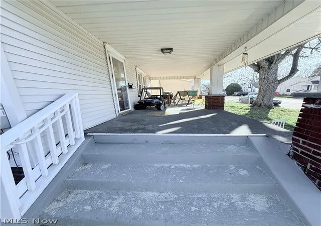 Homes for sale in Canton, OH | 1129 Barton Pl Ne, Canton, OH 44705 | MLS# 5190911