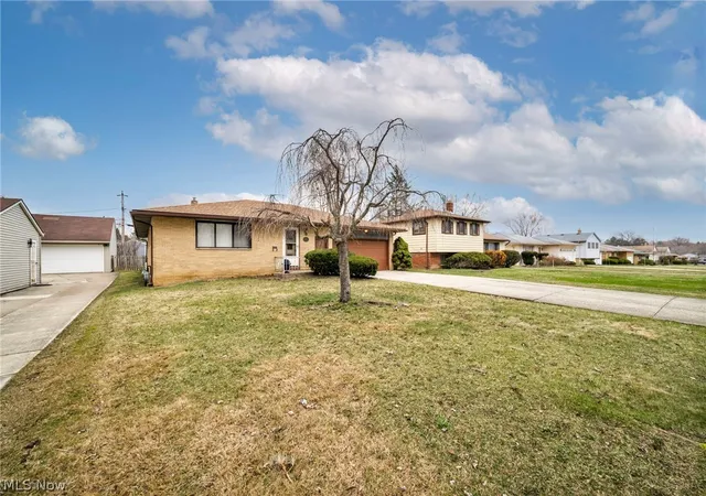 4th image of 24419 Ronan Rd, Bedford Heights, OH 44146 | MLS# 5192565