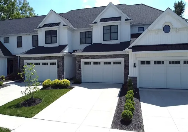 3rd image of 2854 Riviera Dr, Fairlawn, OH 44333 | MLS# 5192743