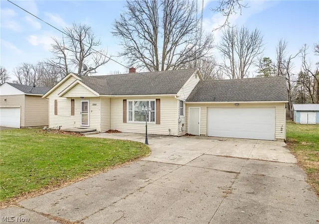 2nd image of 3290 Nw Sweitzer St Nw, Uniontown, OH 44685 | MLS# 5192327