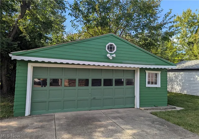 Photo 2 of Single family home for sale at 2108 Marlindale Rd, Cleveland, OH 44118 | MLS# 5192910 | Listing updated on 2026-07-29